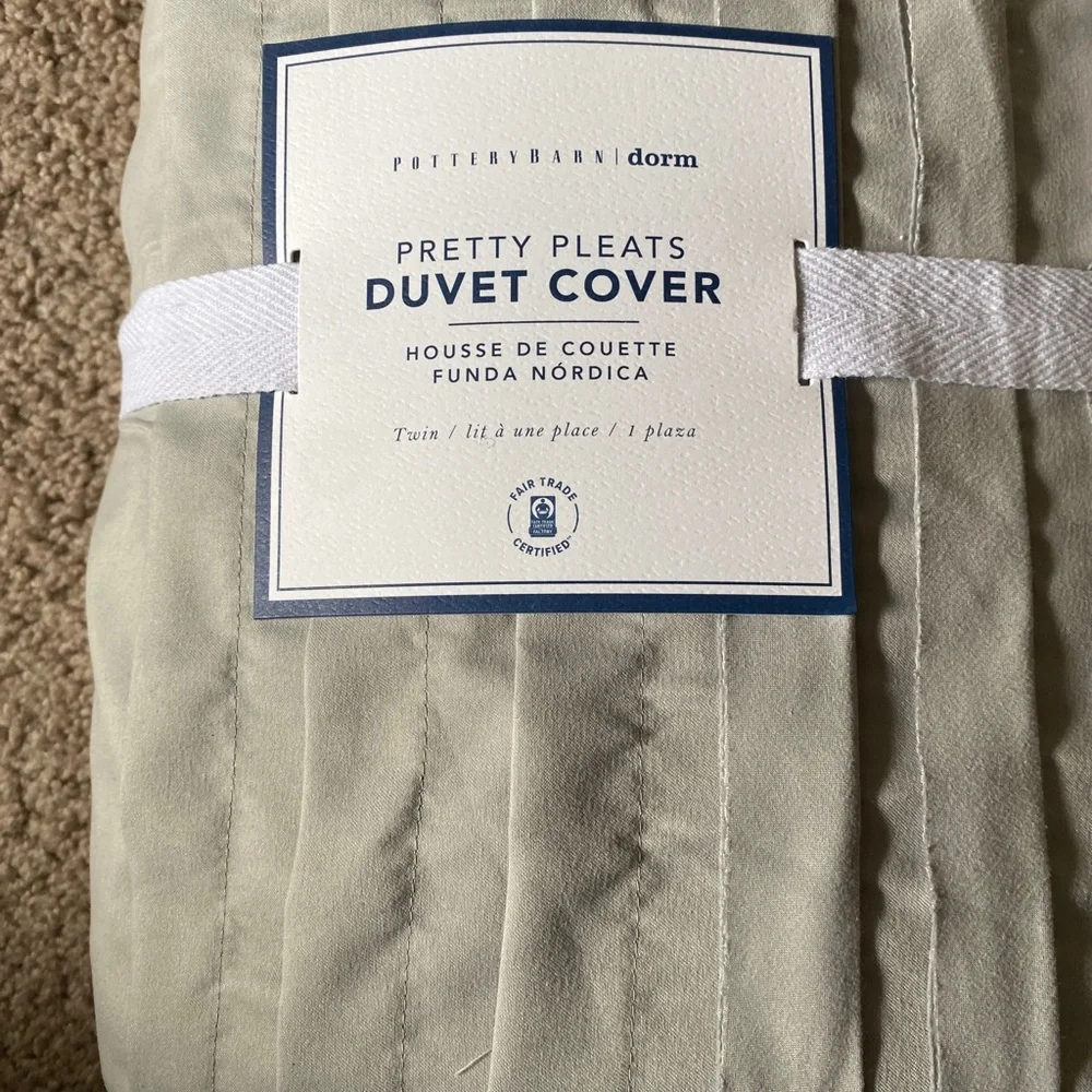 Pottery Barn Teen Pretty Pleats Duvet Cover & Sham (Twin/Twin XL) Light Gray